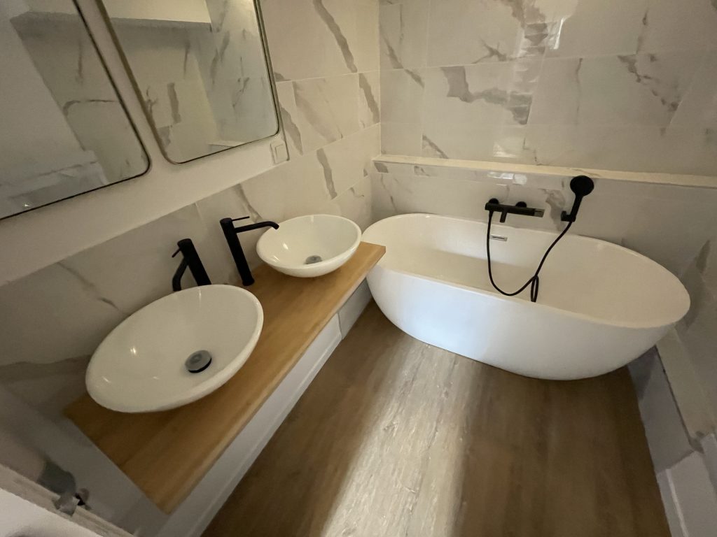 Travaux embelissement salle de bain par Rénovation MP